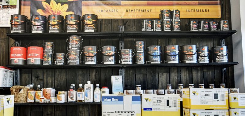 Revêtement de peinture et teinture extérieures