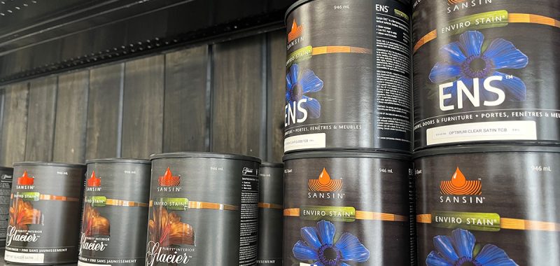 Revêtement de peinture et teinture extérieures
